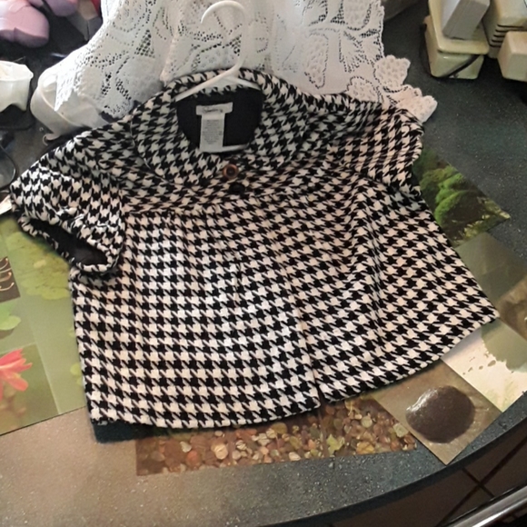 Short Jacket - Picture 2 of 2